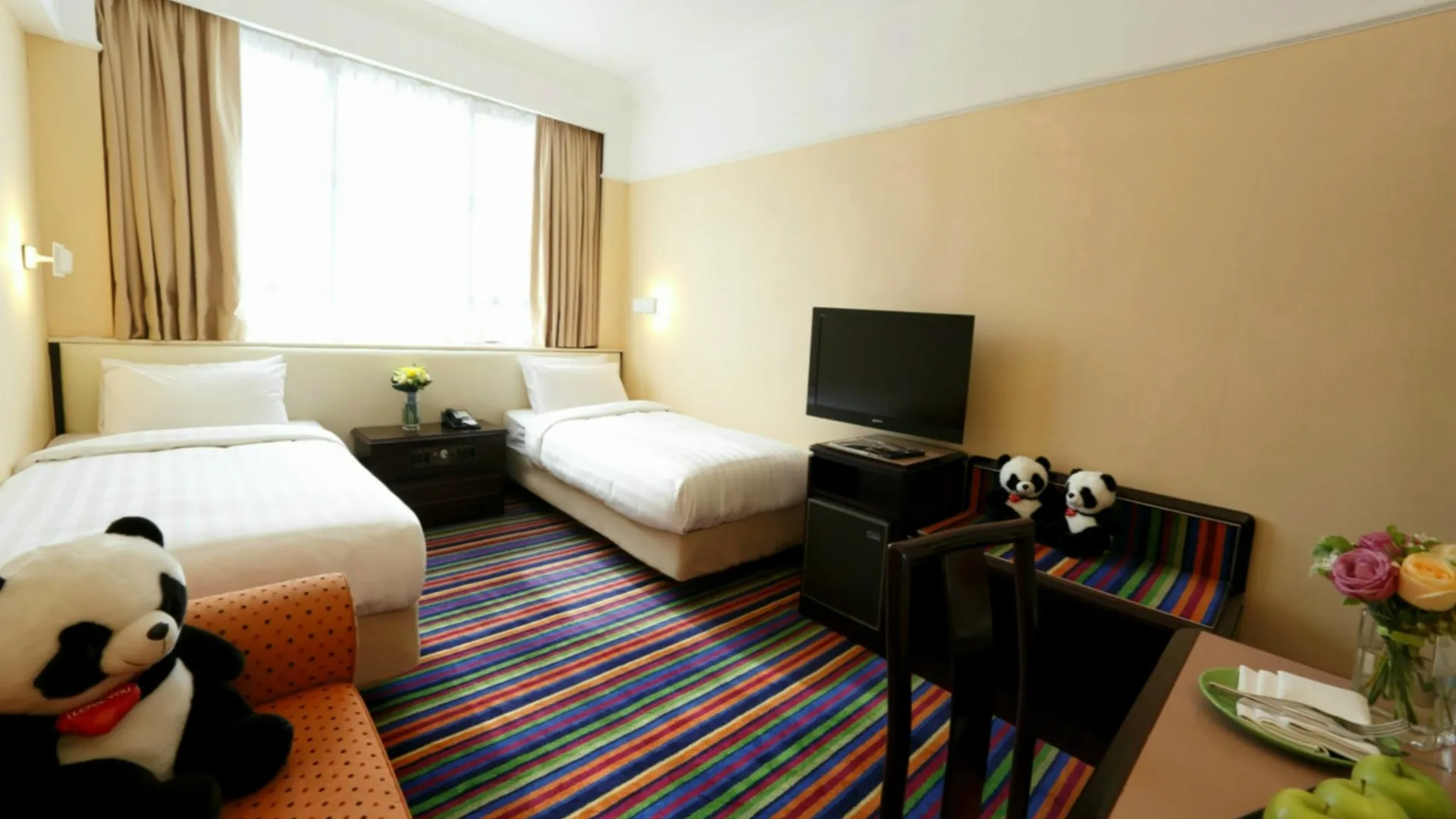 Panda Hotel Hong Kong 4*,